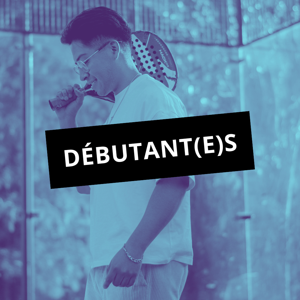 Un joueur débutant le padel dans une ambiance conviviale à Dijon